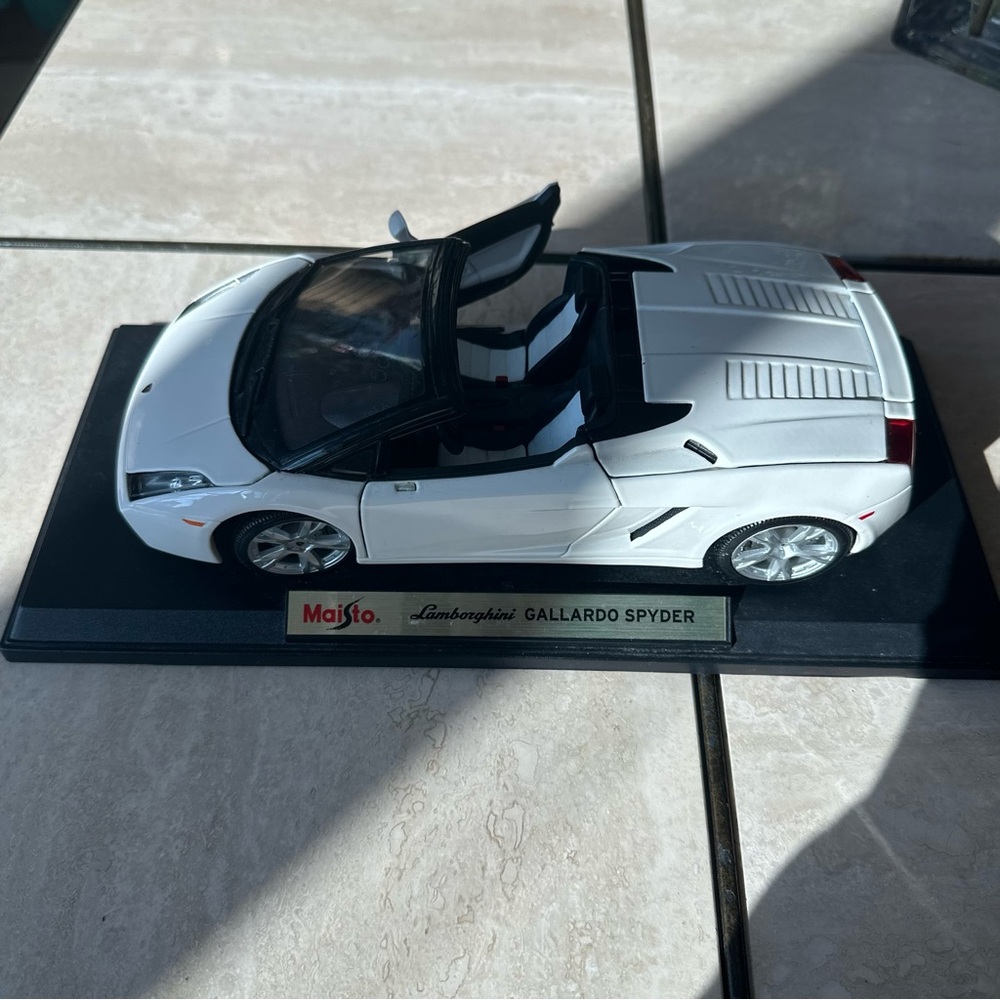 Maisto Lamborghini Gallardo Spyder Model Car